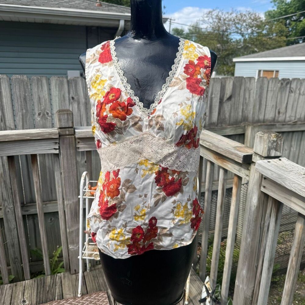 Y2K New York & Company Floral Silk Lace Trim Tank Top